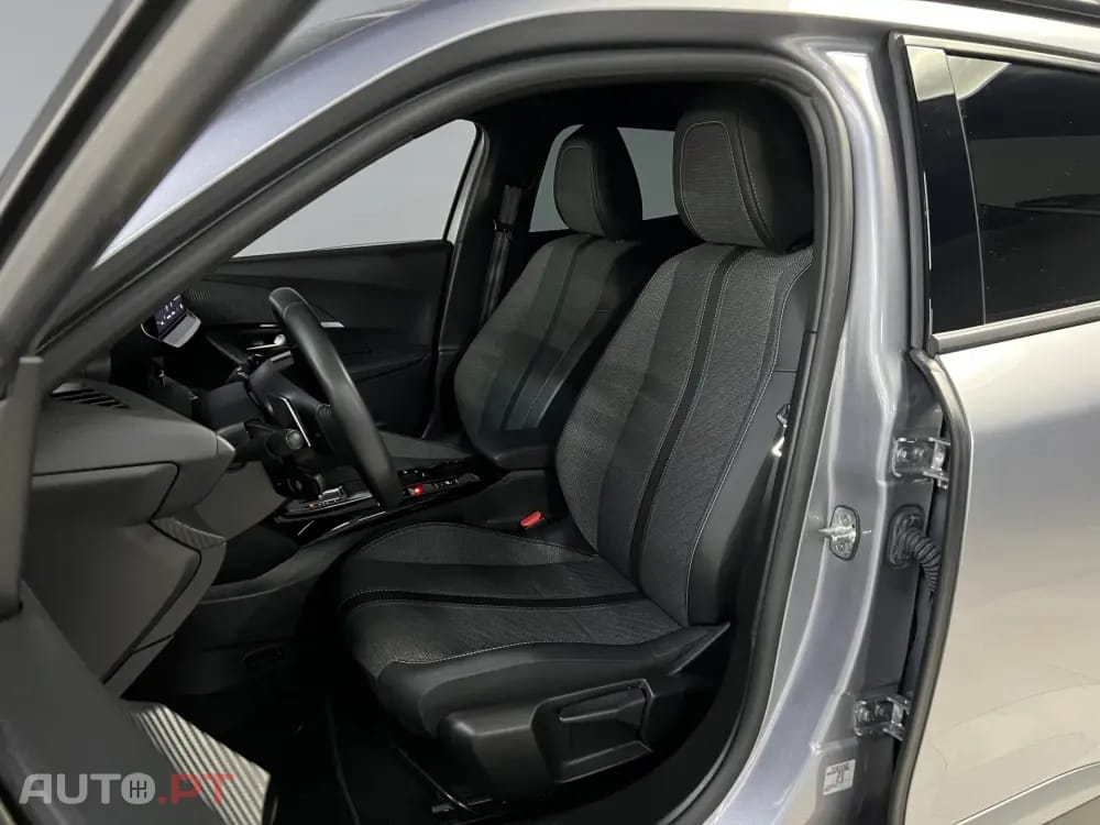 Peugeot 2008 1.2 Hybrid Allure e-DCS6