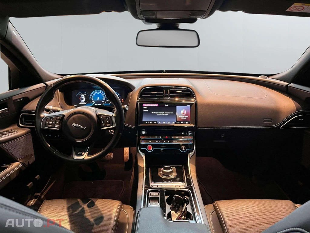 Jaguar XE 2.0D R-SPORT 180CV 