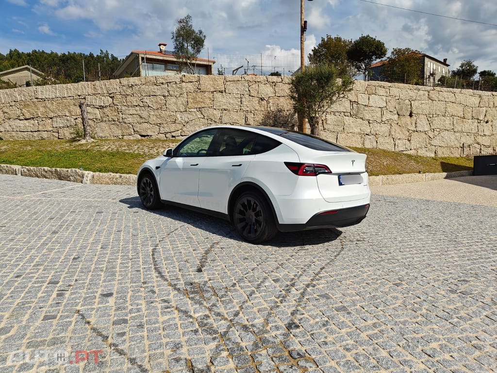 Tesla Model Y Long Range Dual Motor