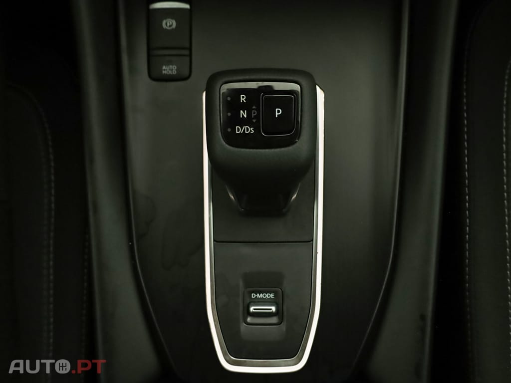 Nissan Qashqai Qashqai 1.3 DIG-T N-Connecta LED Xtronic