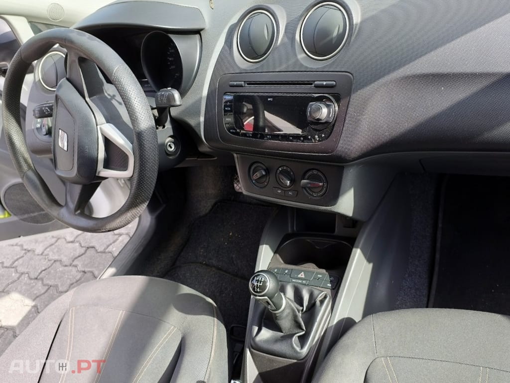 SEAT Ibiza 1.2 TDi Reference — fotografia 12