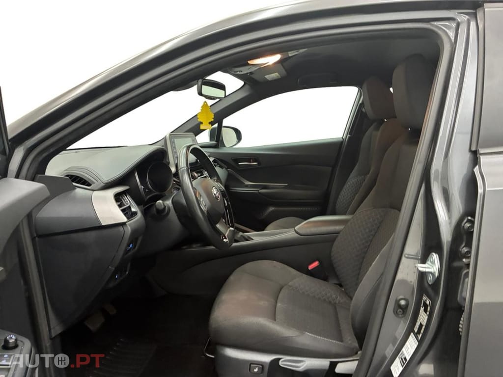 Toyota C-HR 1.8 Hybrid Dynamic Business