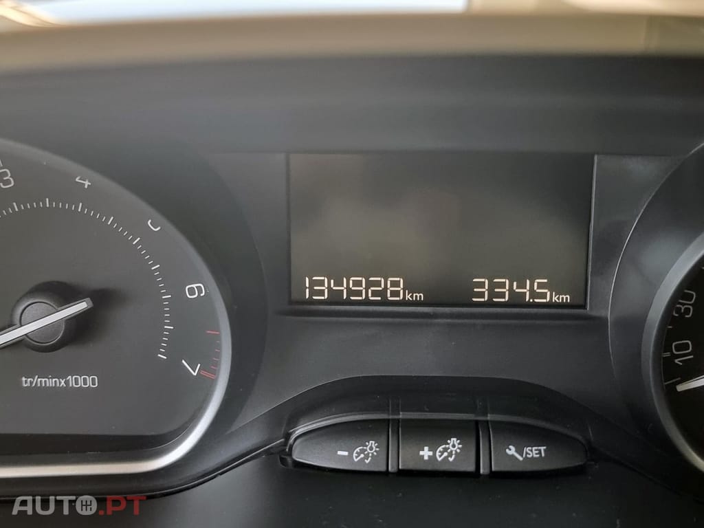 Peugeot 208 1.2 PureTech Signature