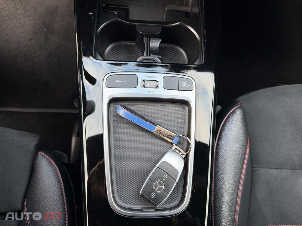 Mercedes-Benz A 250 e AMG Line