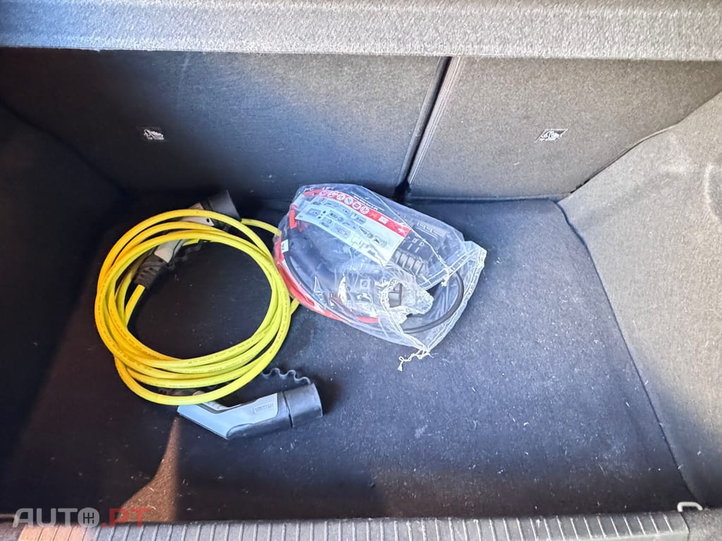 Opel Corsa-E 136CV Elegance 100% Elétrico