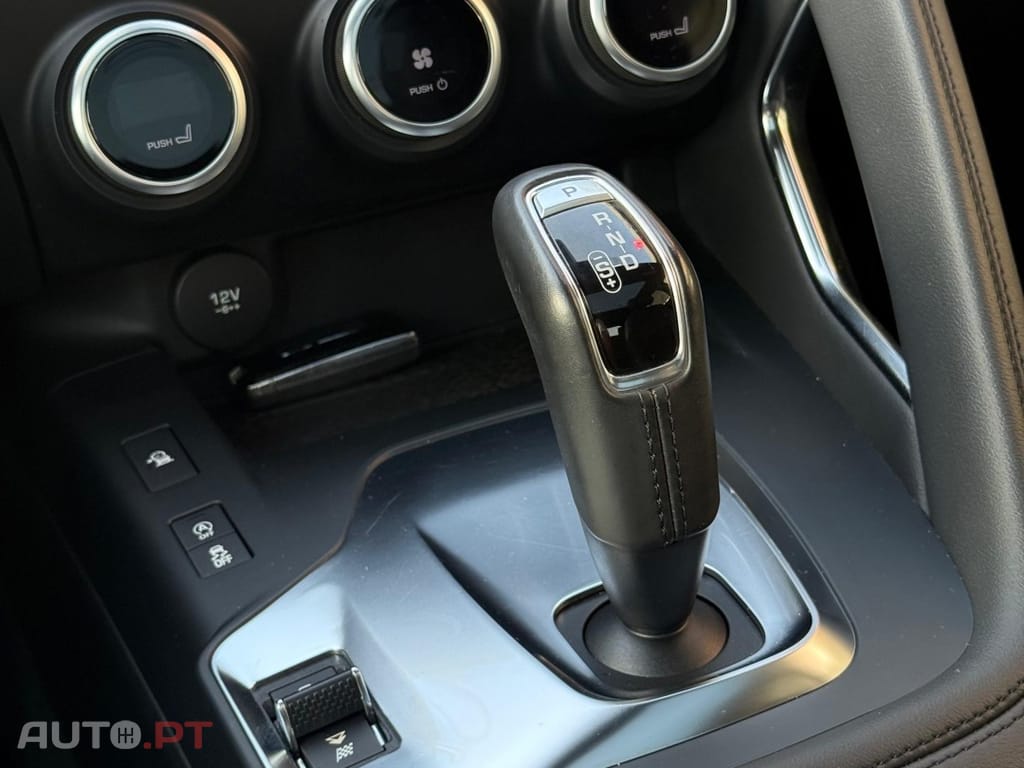 Jaguar E-Pace 2.0 i4D R-Dynamic AWD Aut.