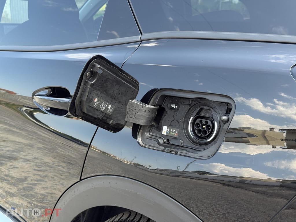 Peugeot 3008 1.6 Hybrid Allure e-EAT8