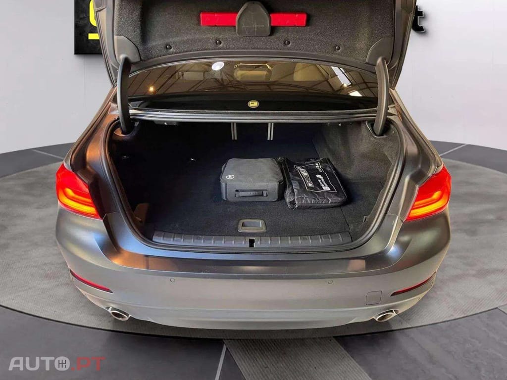 BMW 530 iPerformance 