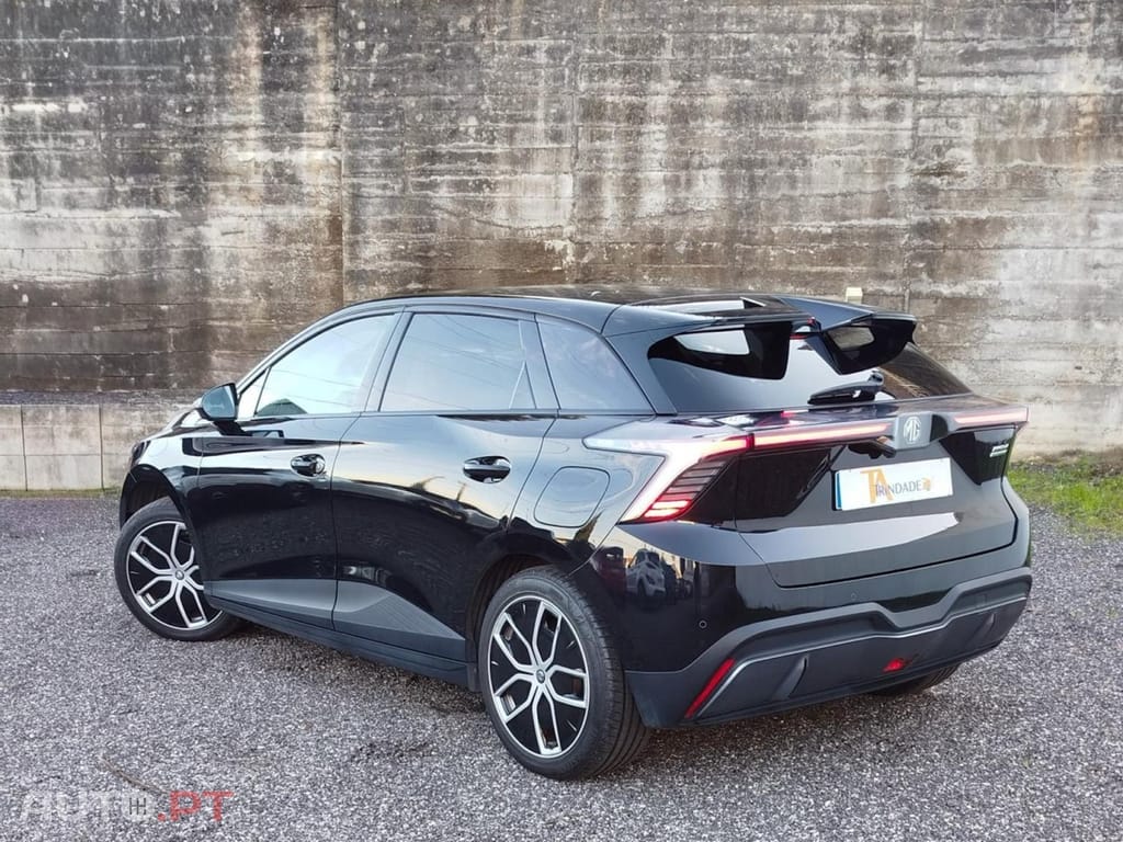 MG MG4 64 kWh Luxury