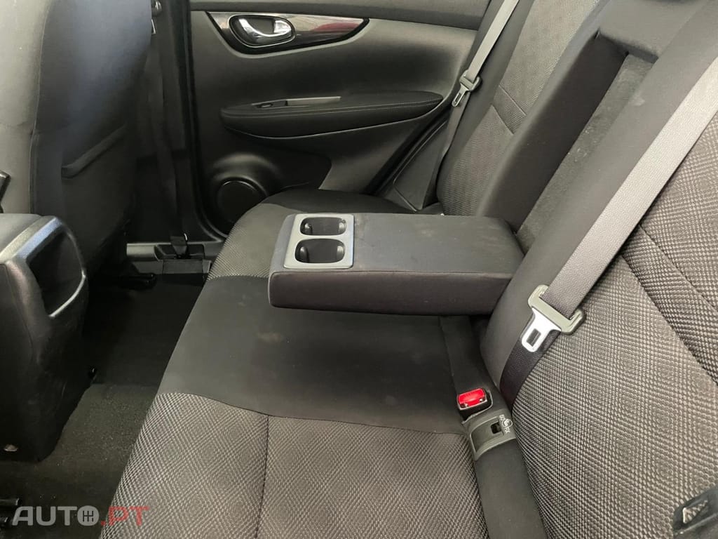 Nissan Qashqai 1.5 dCi N-Connecta 18 RS+PS