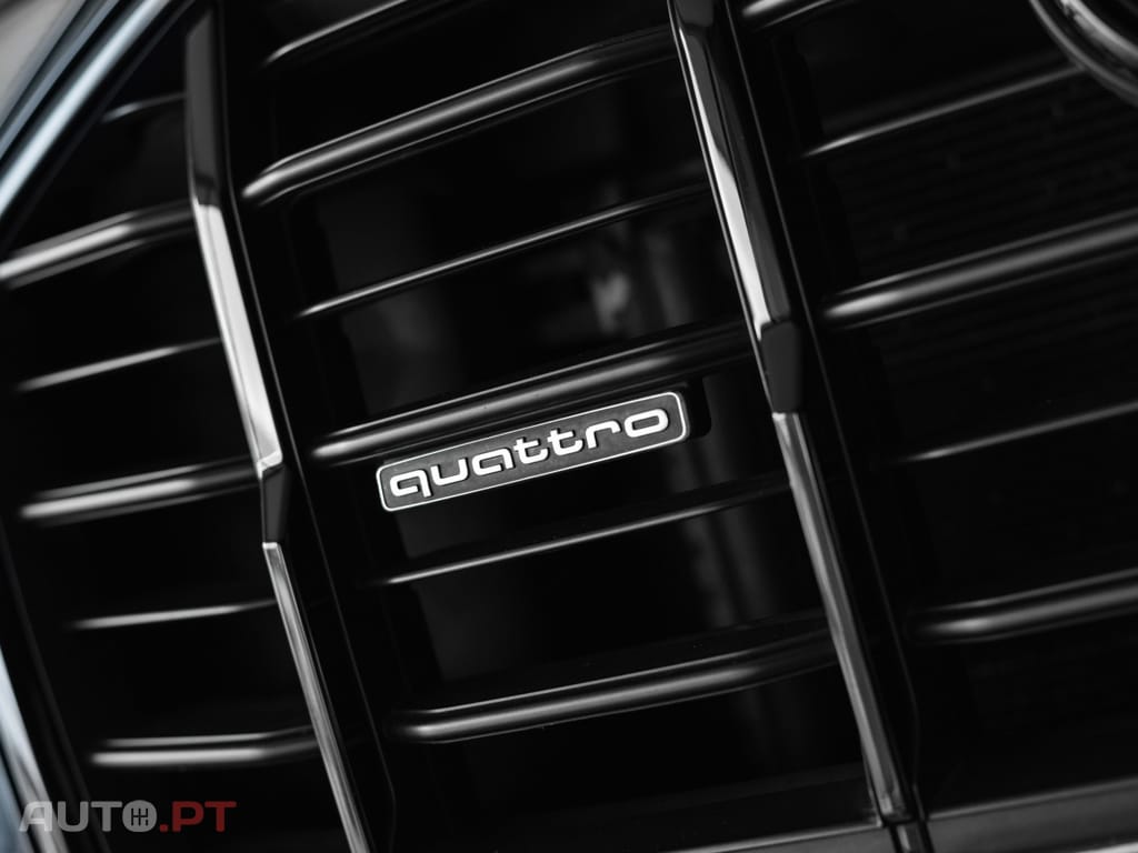 Audi Q7 55 TFSIe quattro S line Tiptronic