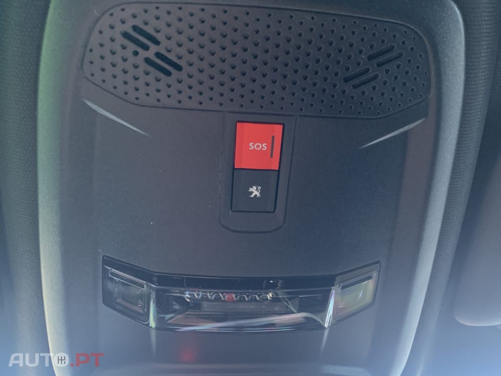 Peugeot E-208 GT