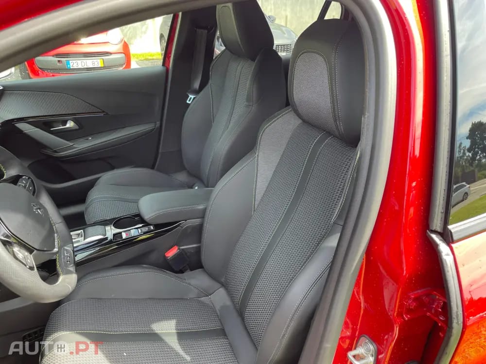 Peugeot E-208 50 kWh GT Pack