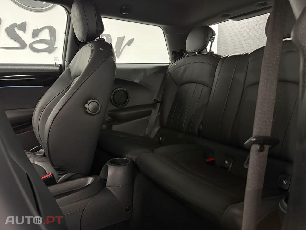 MINI Cooper Cooper SE Resolute Edition