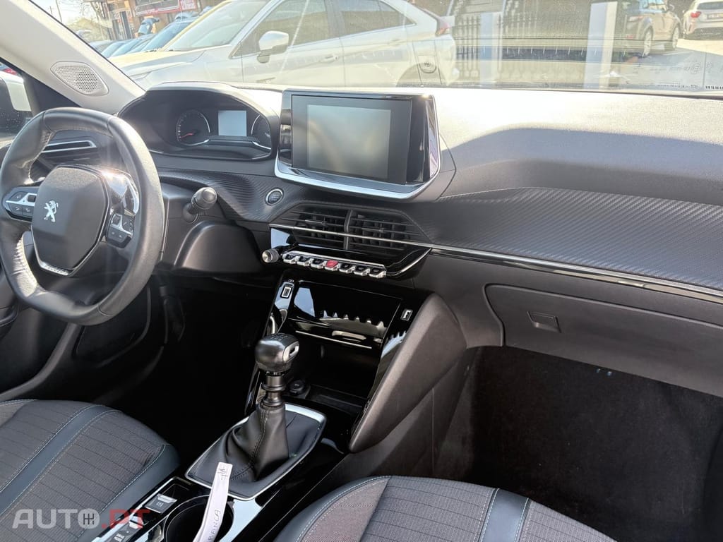 Peugeot 2008 1.2 PureTech Allure