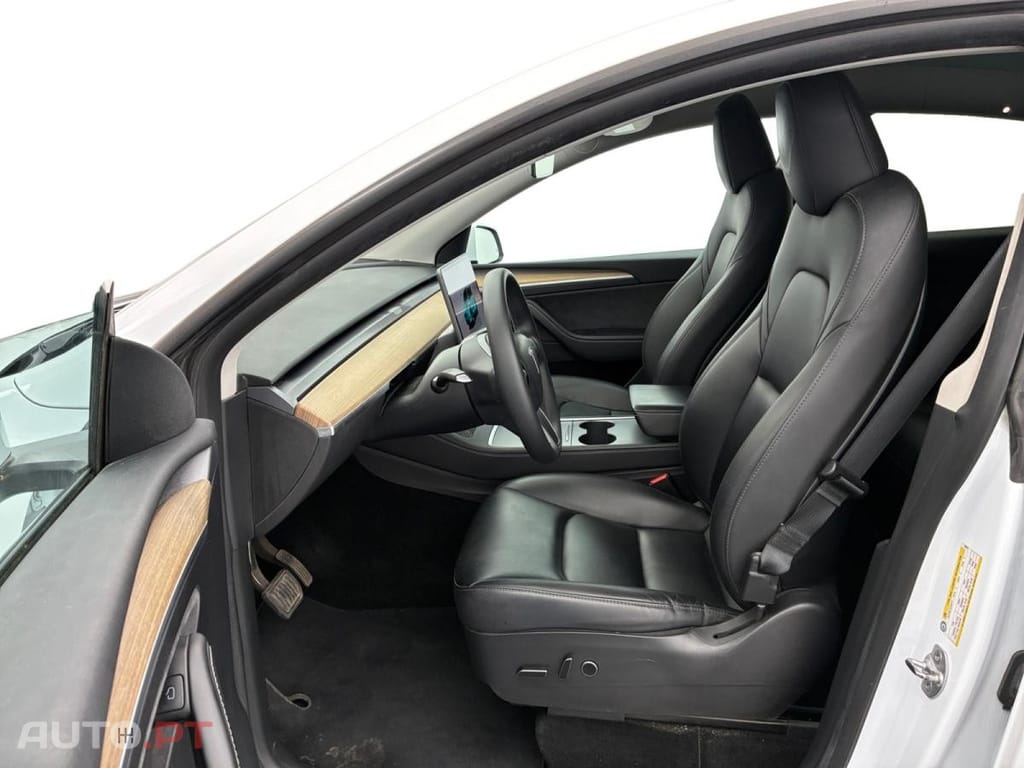 Tesla Model Y Standard RWD