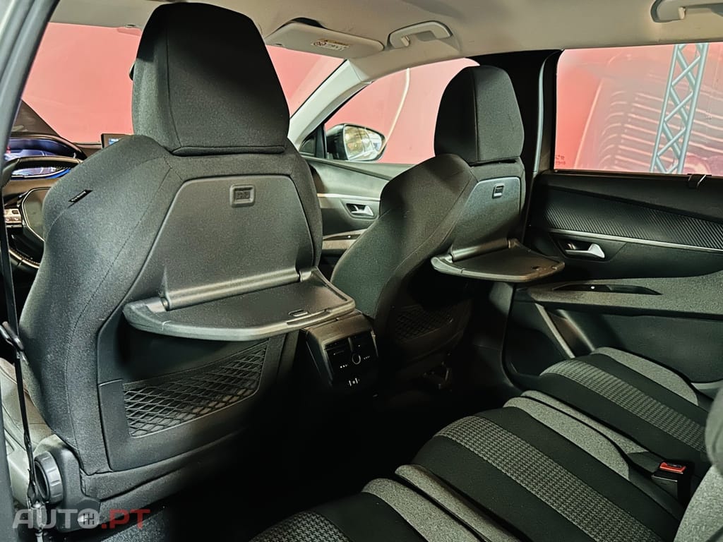 Peugeot 5008 1.2 PureTech Allure EAT8