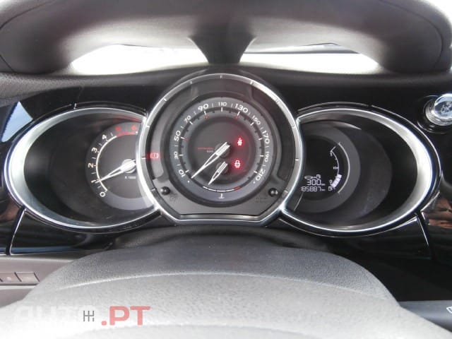 Citroen DS3 1.6 e-HDi So Chic 95g