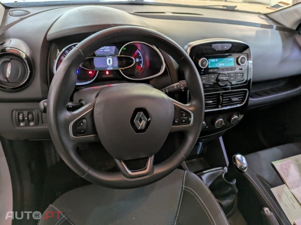 Renault Clio Outro