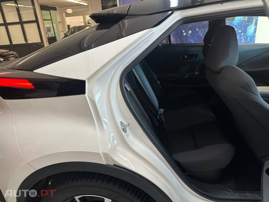 Toyota C-HR 1.8 Hybrid TeamPlayer