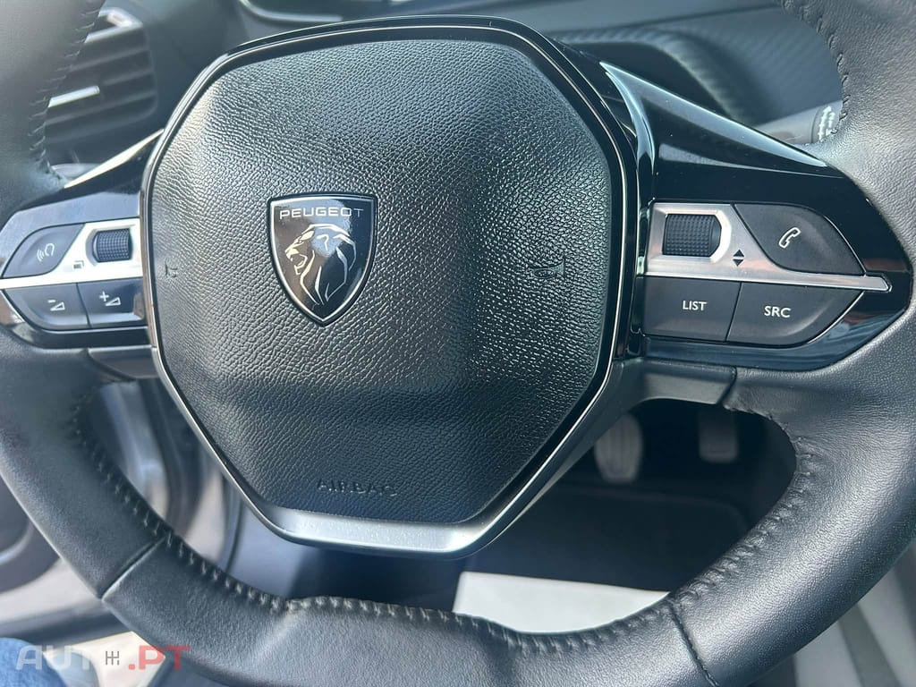 Peugeot 2008 1.2 Pure Tech Allure- Gasolina