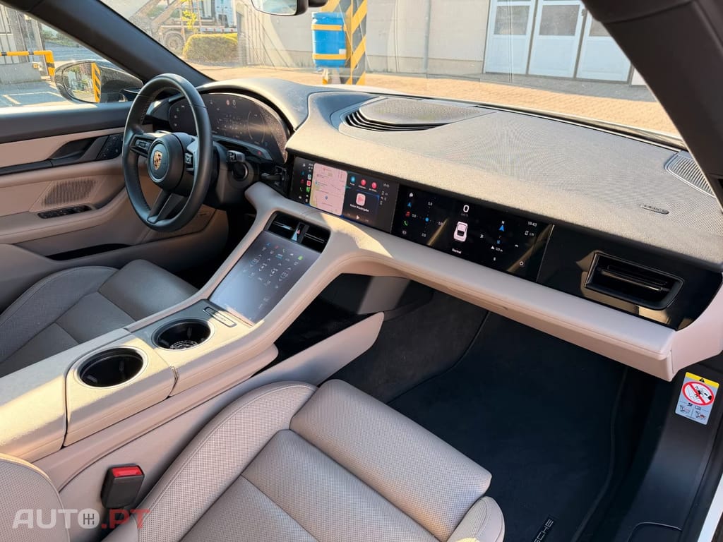 Porsche Taycan Carbon