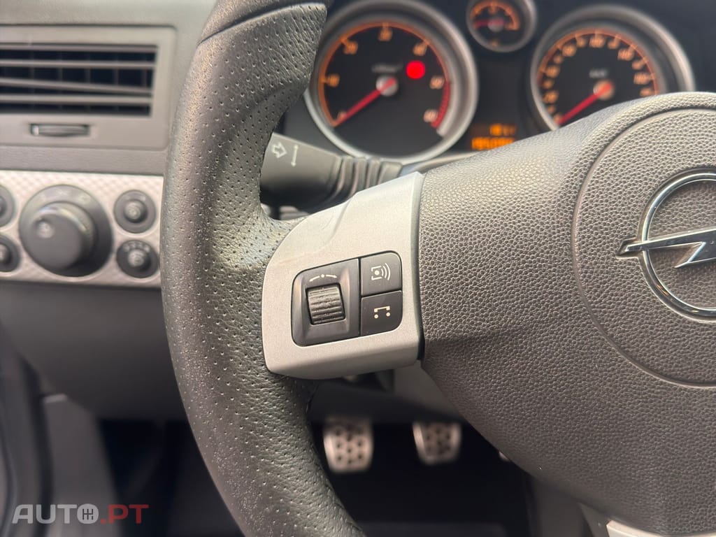 Opel Astra GTC 1.3 CDTi