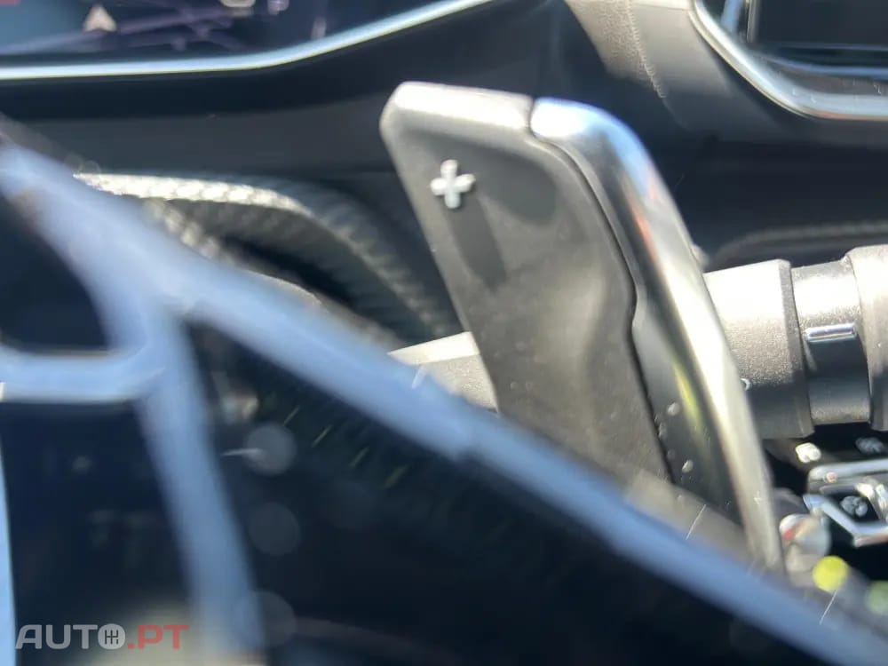 Peugeot 208 1.2 PureTech GT EAT8