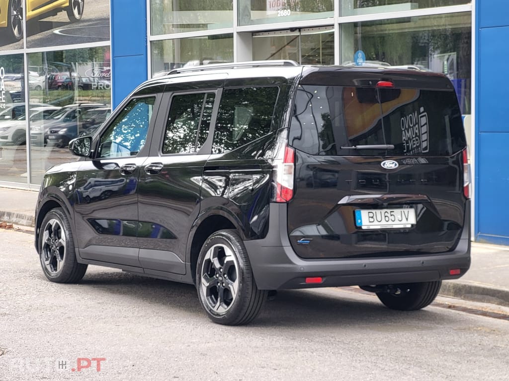 Ford Tourneo TITANIUM 43,6kWh 136CV