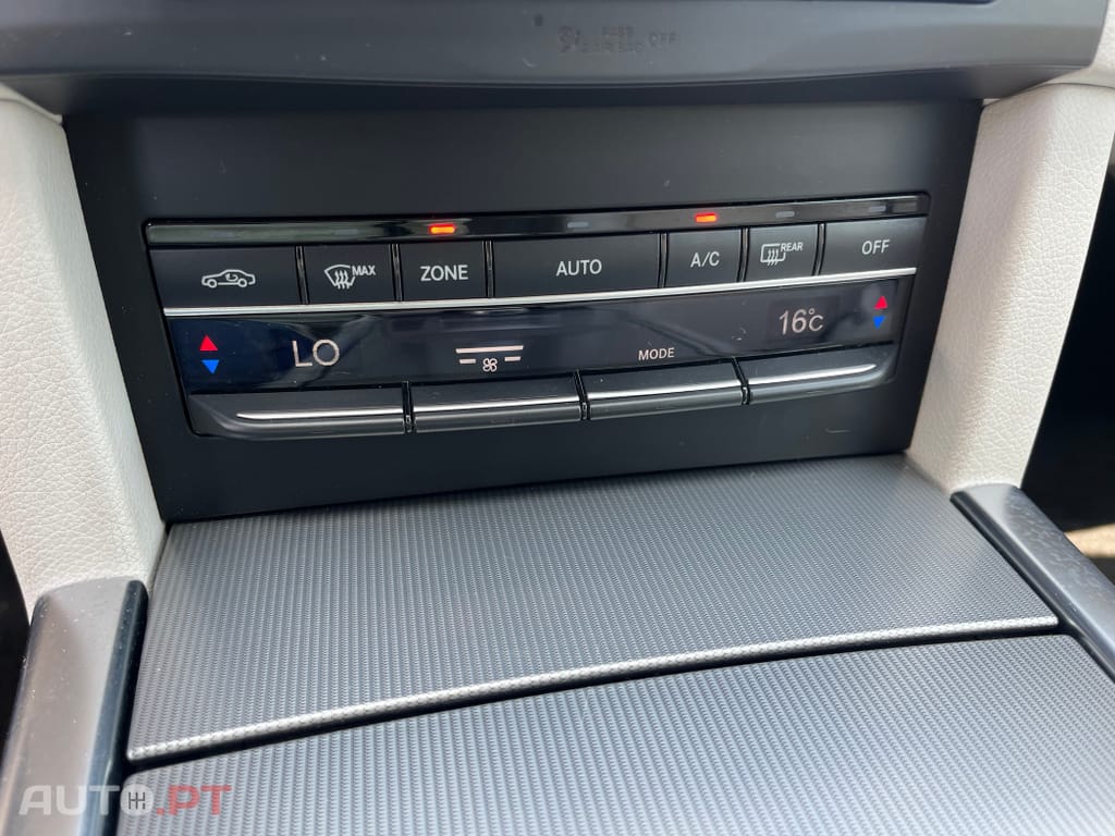 Mercedes-Benz E 300 BlueTEC Hybrid Avantgarde
