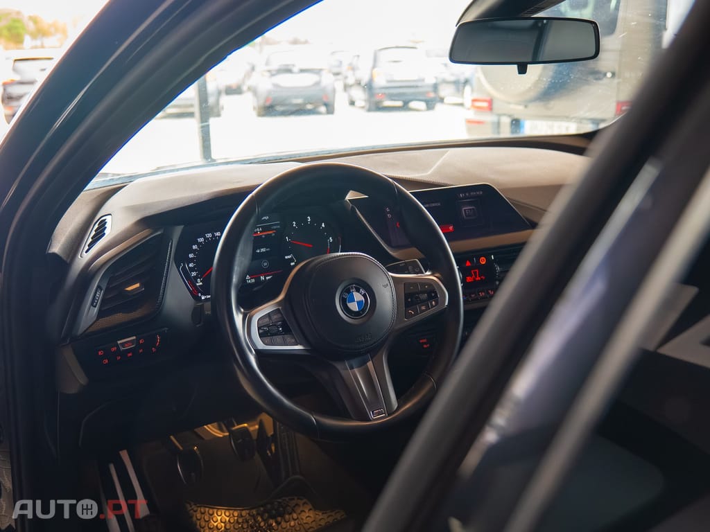 BMW 116 d Pack Desportivo M