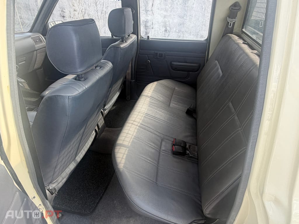 Toyota Hilux 2.4D 5LUG Dir. Assistida