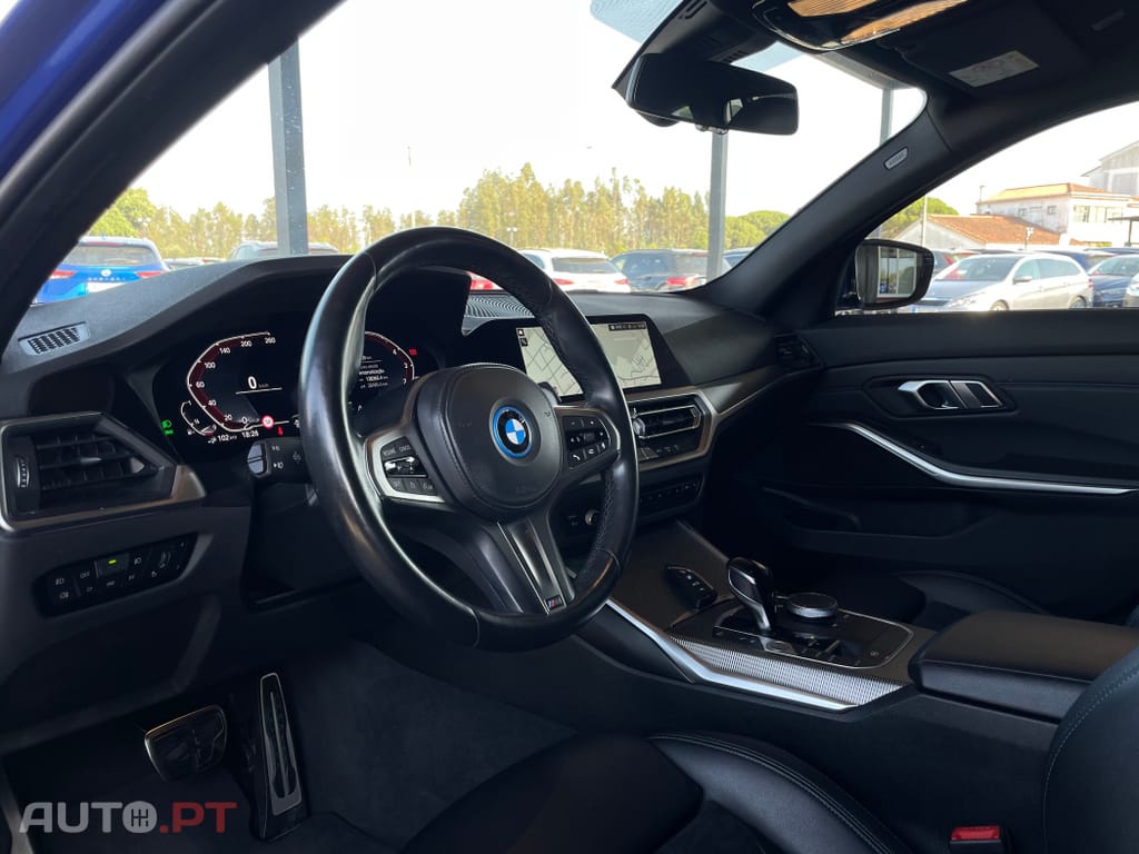 BMW 330 e Touring Pack M Auto