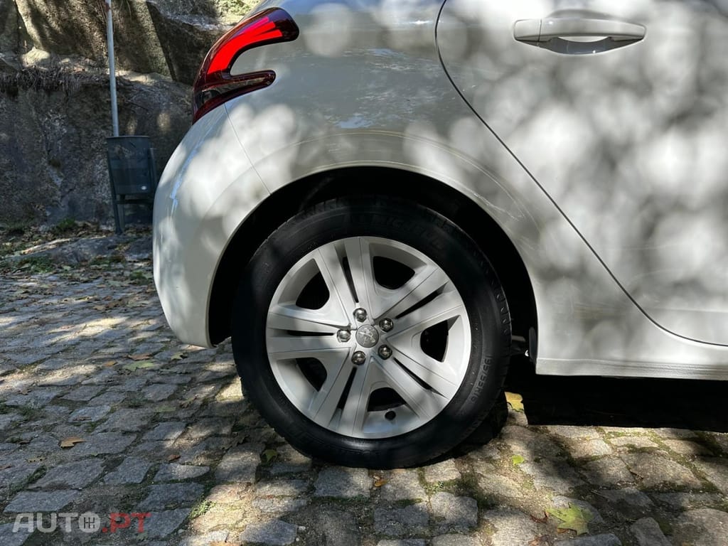 Peugeot 208 1.2 PureTech Style