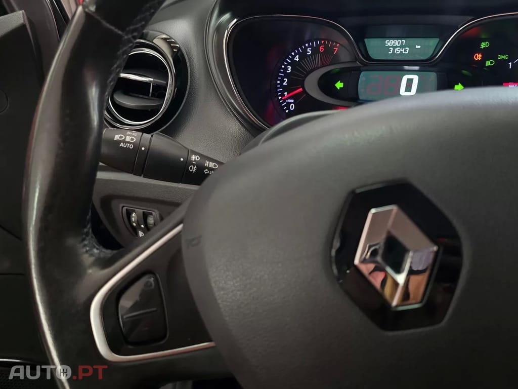 Renault Captur 0.9 TCE Sport — fotografia 19
