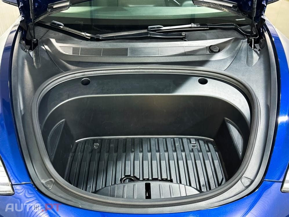 Tesla Model 3 Long Range AWD Dual Motor