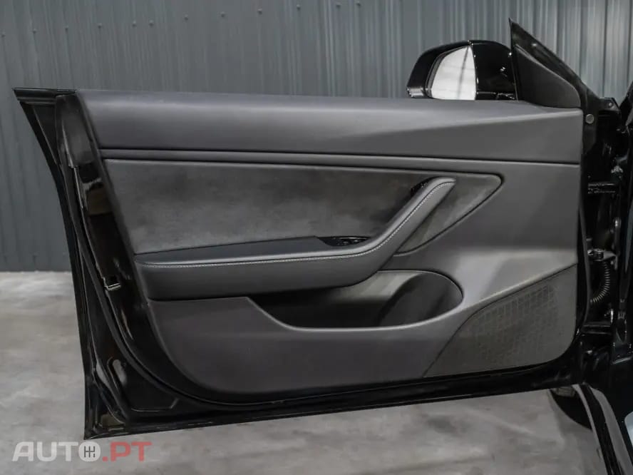 Tesla Model 3 Long-Range Dual Motor AWD