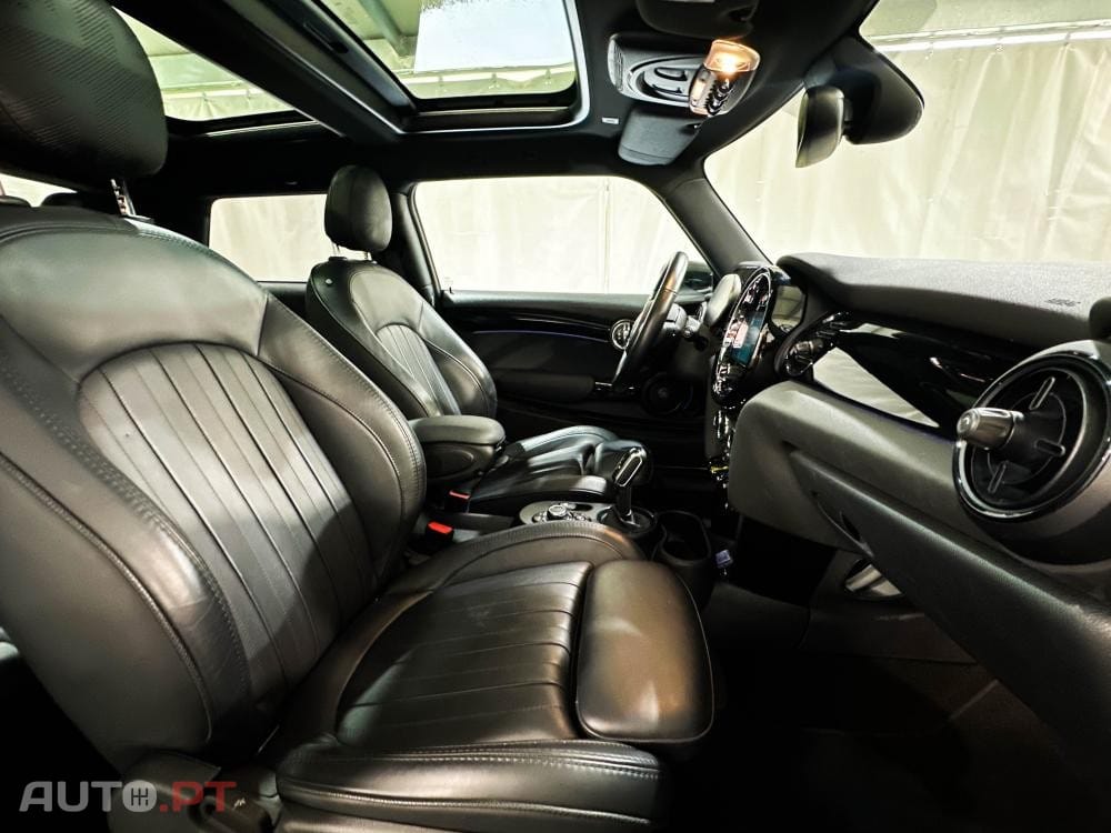 MINI Cooper Cooper SE Premium Classic
