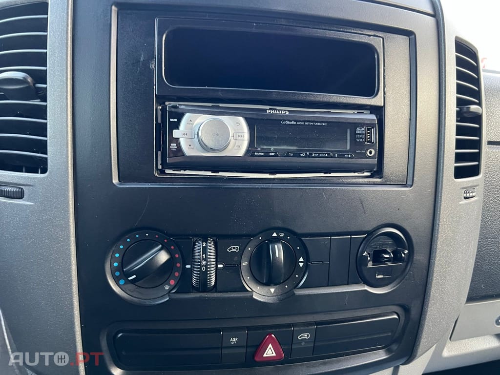 Volkswagen Crafter 35 2.5 TDi 164 Média