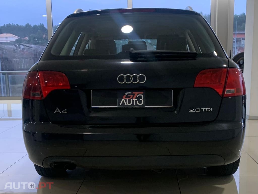 Audi A4 Avant 2.0 TDI S-LINE