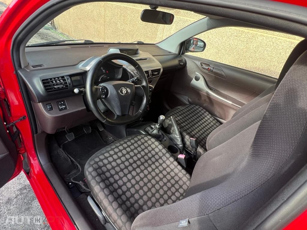 Toyota iQ 1.0 VVT-i 2 EP