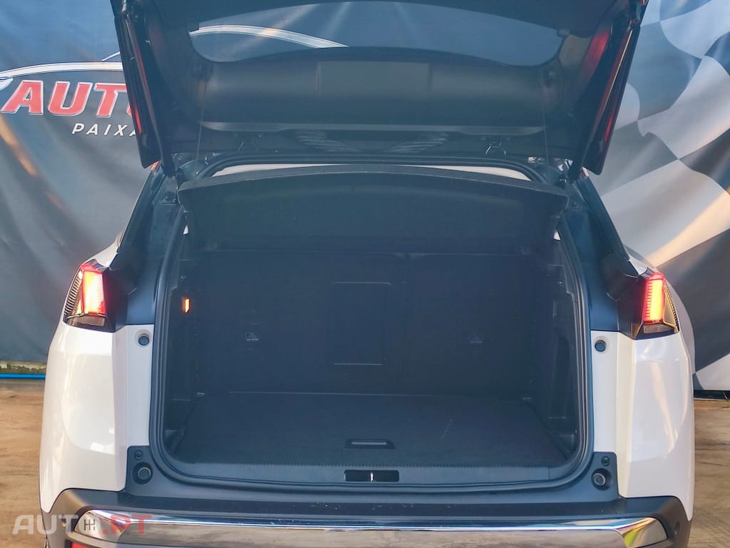 Peugeot 3008 1.2 PureTech Allure Grip Control EAT6