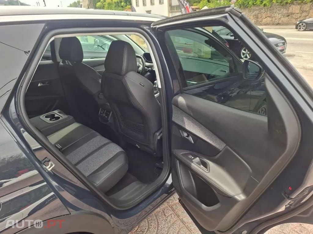 Peugeot 3008  Puretech 130 Stop Start Allure