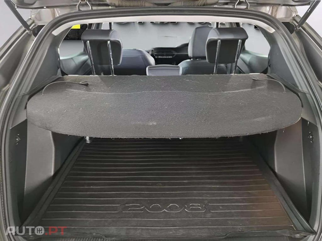 Peugeot 2008 1.5 BlueHDi Allure EAT8 