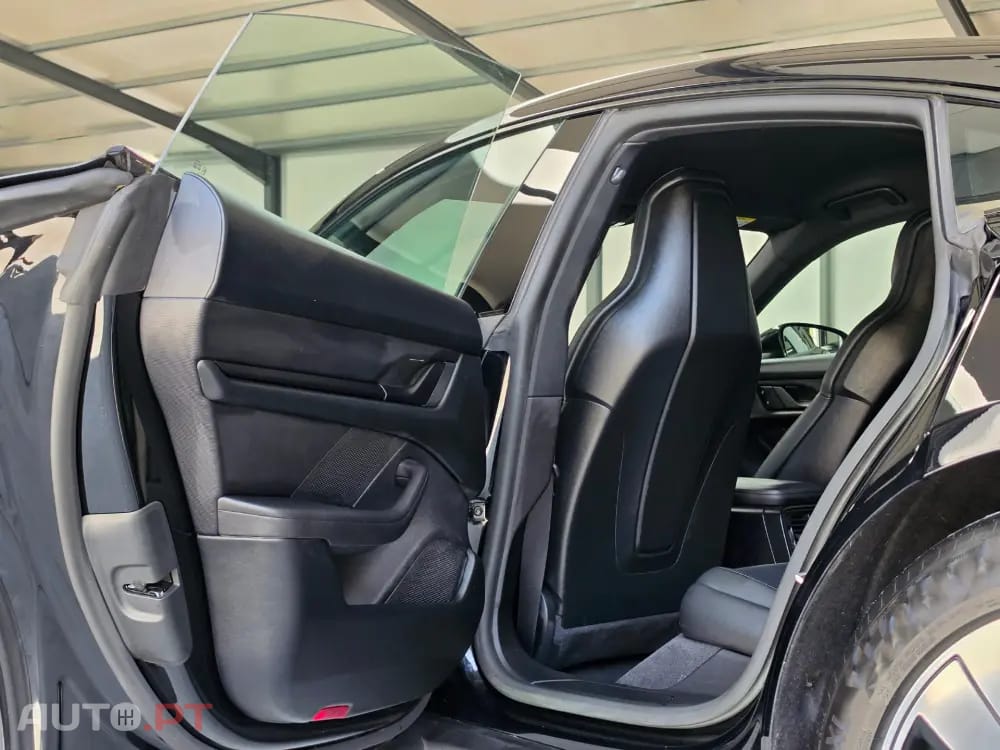 Porsche Taycan 4