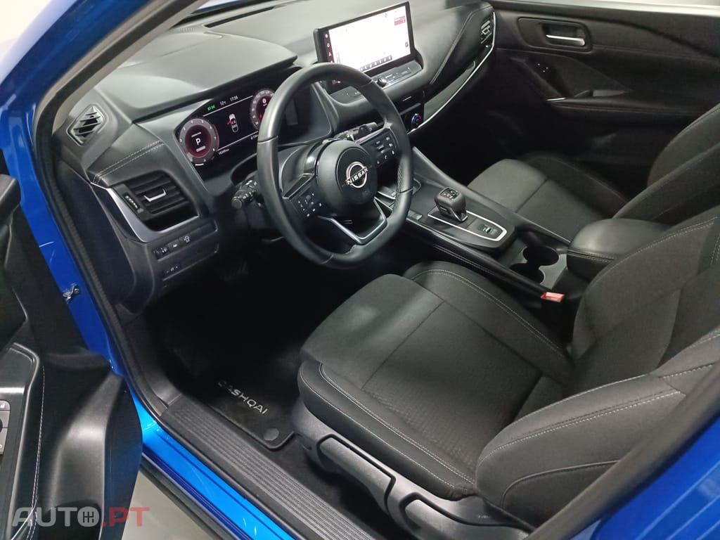 Nissan Qashqai 1.3 DIG-T N-Connecta LED+SKY Xtronic