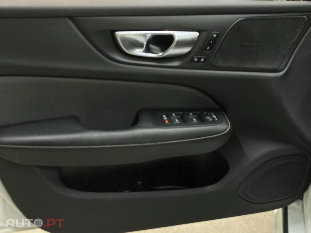 Volvo V60 2.0 T8 AWD TE R-Design