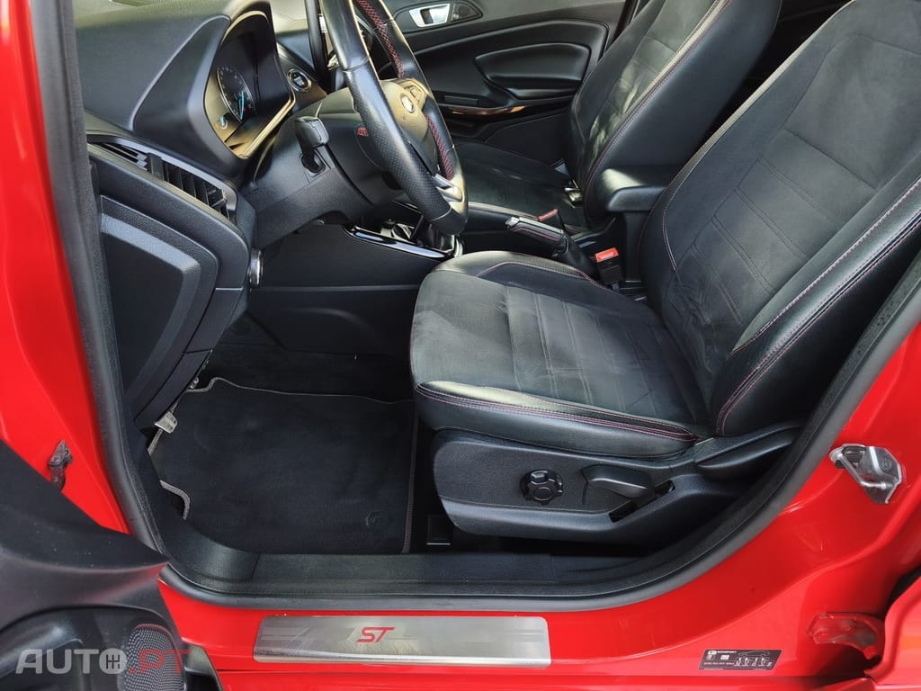 Ford EcoSport 1.0 EcoBoost ST-Line Black Edition — fotografia 24