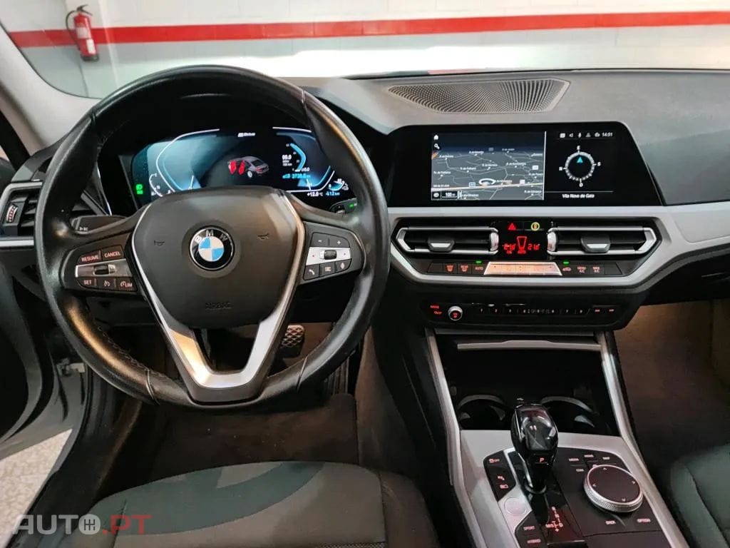 BMW 330 e Auto
