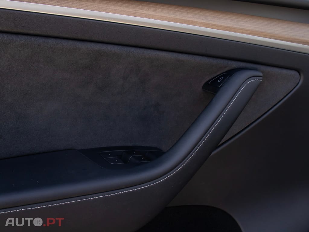 Tesla Model Y Long Range Dual Motor AWD